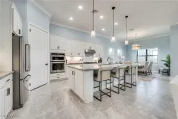 Picture of 9741 Everglades Dr, Naples, FL 34120