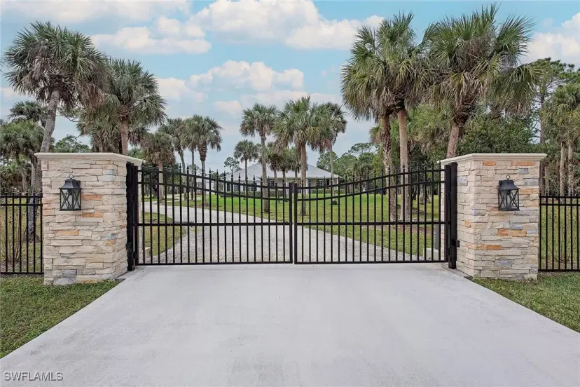 Picture of 775 3Rd St Nw, Naples FL 34120