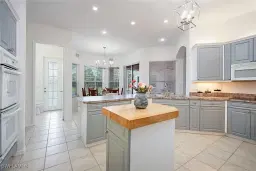 Picture of 775 3Rd St Nw, Naples, FL 34120