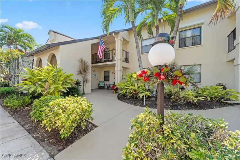 Picture of 8383 Charter Club Cir 9, Fort Myers FL 33919