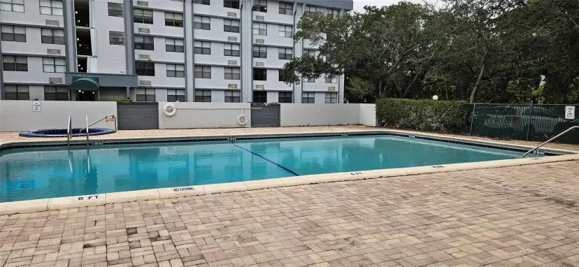 Picture of 2401 Riverside Dr 417-B, Coral Springs FL 33065