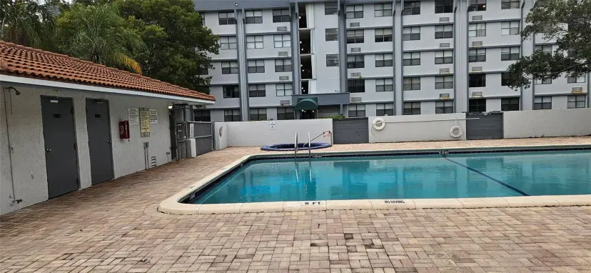 Picture of 2401 Riverside Dr 417-B, Coral Springs FL 33065