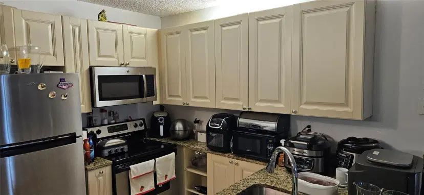 Picture of 2401 Riverside Dr 417-B, Coral Springs FL 33065
