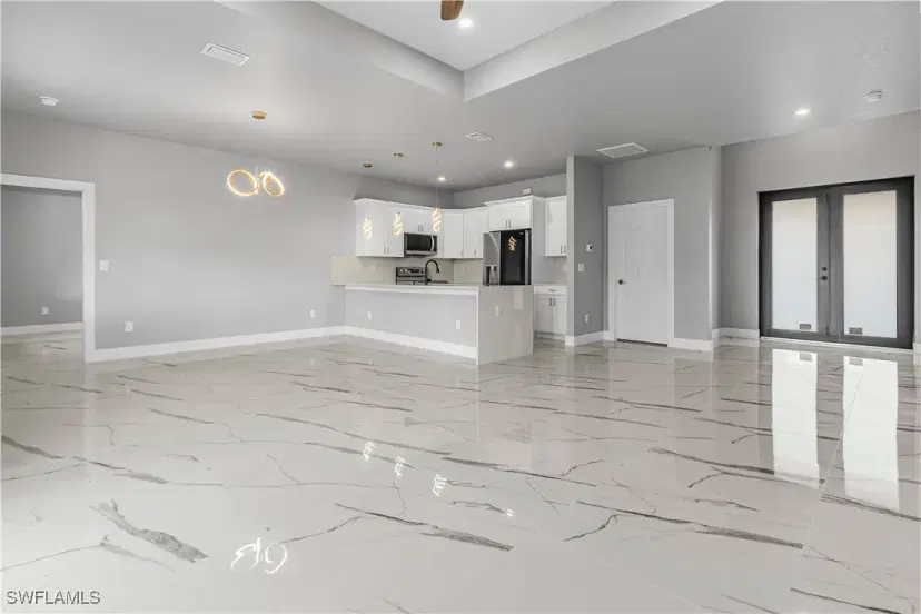 Picture of 550 Lone Star Ln, Lehigh Acres FL 33974