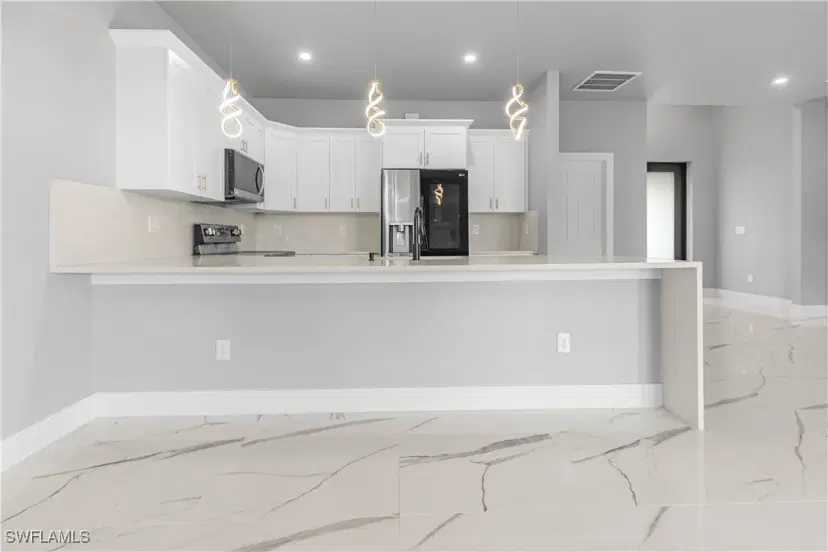 Picture of 550 Lone Star Ln, Lehigh Acres FL 33974