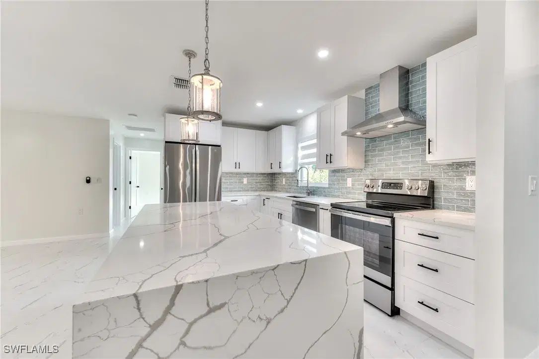 Picture of 9239 Kincaid Ct, Sanibel, FL 33957