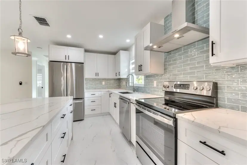Picture of 9239 Kincaid Ct, Sanibel FL 33957