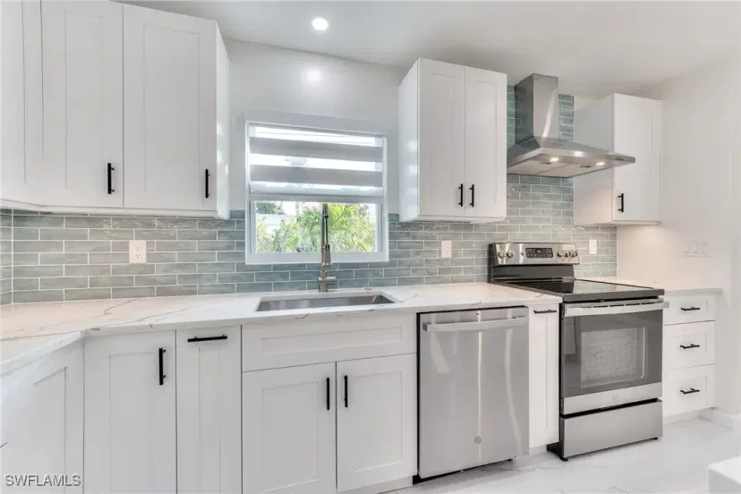 Picture of 9239 Kincaid Ct, Sanibel FL 33957