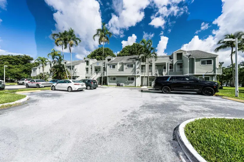 Picture of 3401 NW 44Th Street 206, Oakland Park FL 33309