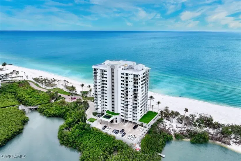 Picture of 10 Seagate Dr 6N, Naples FL 34103