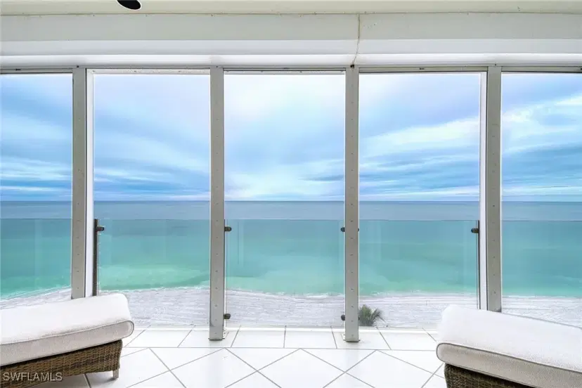 Picture of 10 Seagate Dr 6N, Naples FL 34103