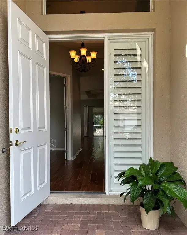 Picture of 223 Glen Eagle Cir, Naples FL 34104
