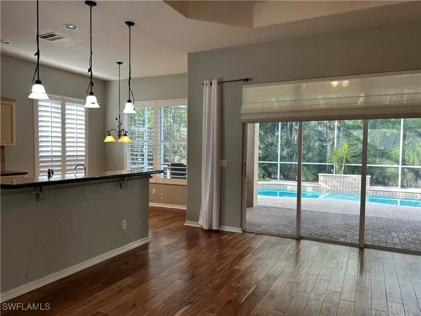 Picture of 223 Glen Eagle Cir, Naples FL 34104