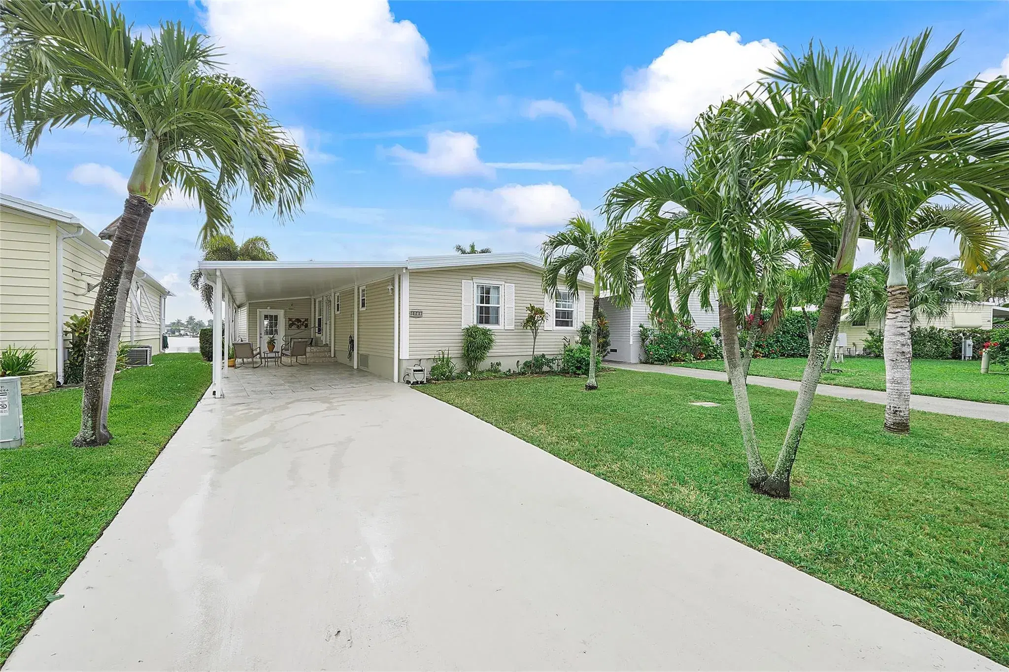 Picture of 5450 Lagoon Dr, Fort Lauderdale, FL 33312
