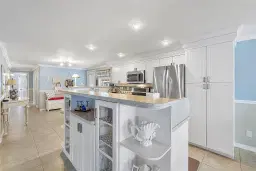 Picture of 5450 Lagoon Dr, Fort Lauderdale, FL 33312