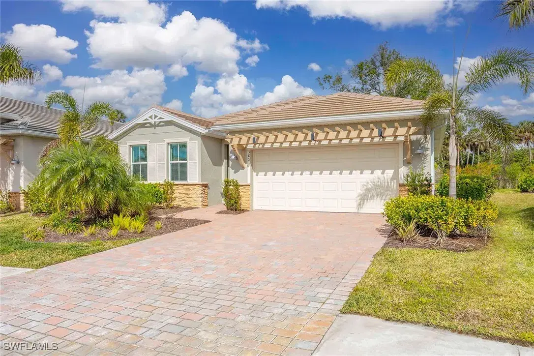 Picture of 382 Deauville Loop, Naples, FL 34114