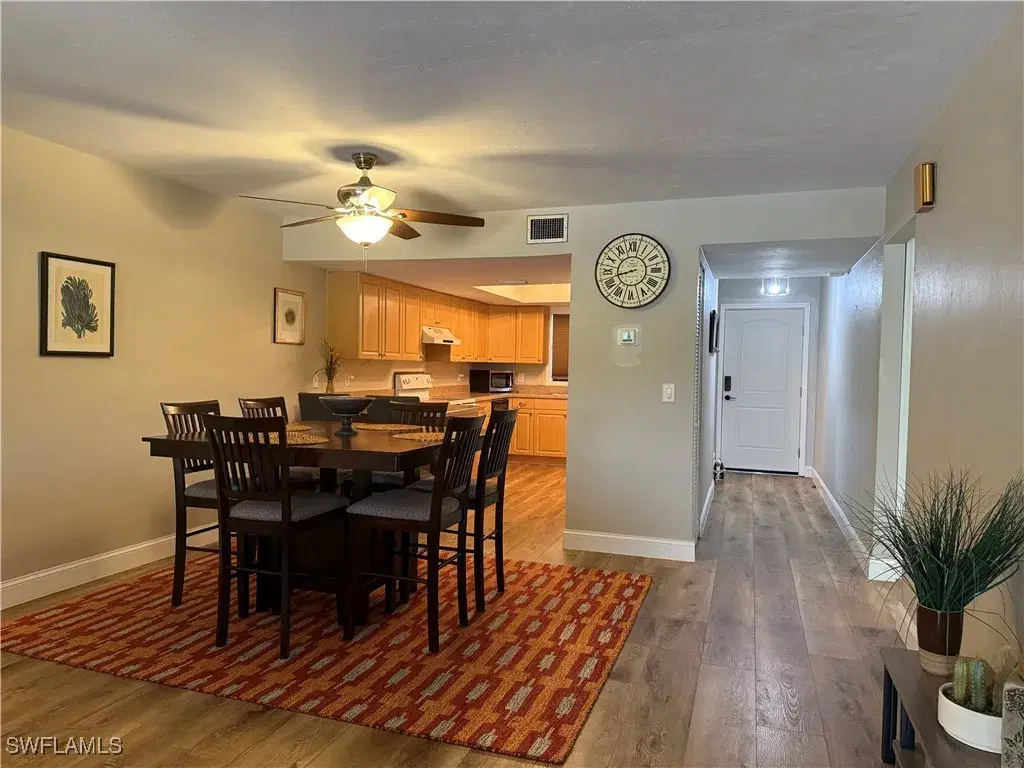 Picture of 10022 Oxfordshire Ln 202, Fort Myers, FL 33908