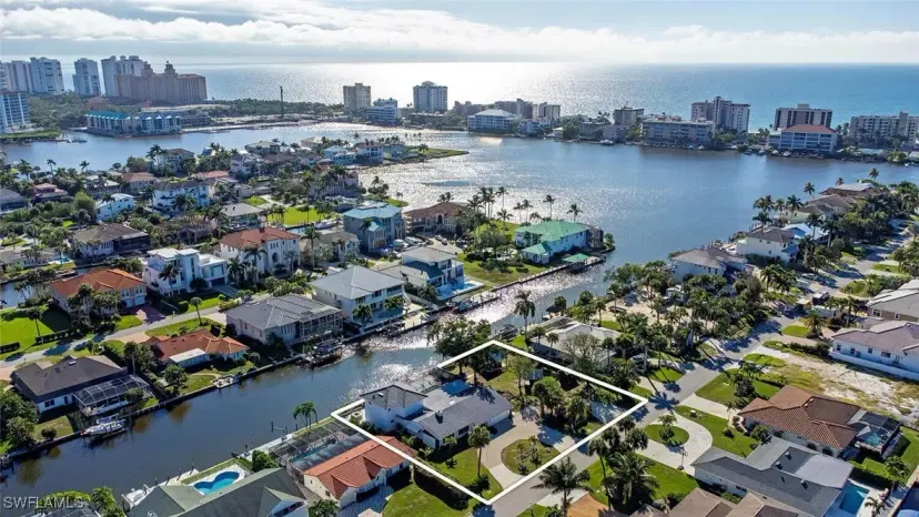 Picture of 438 Lagoon Ave, Naples FL 34108