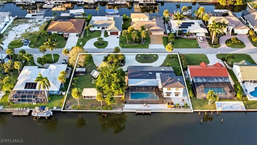 Picture of 438 Lagoon Ave, Naples FL 34108