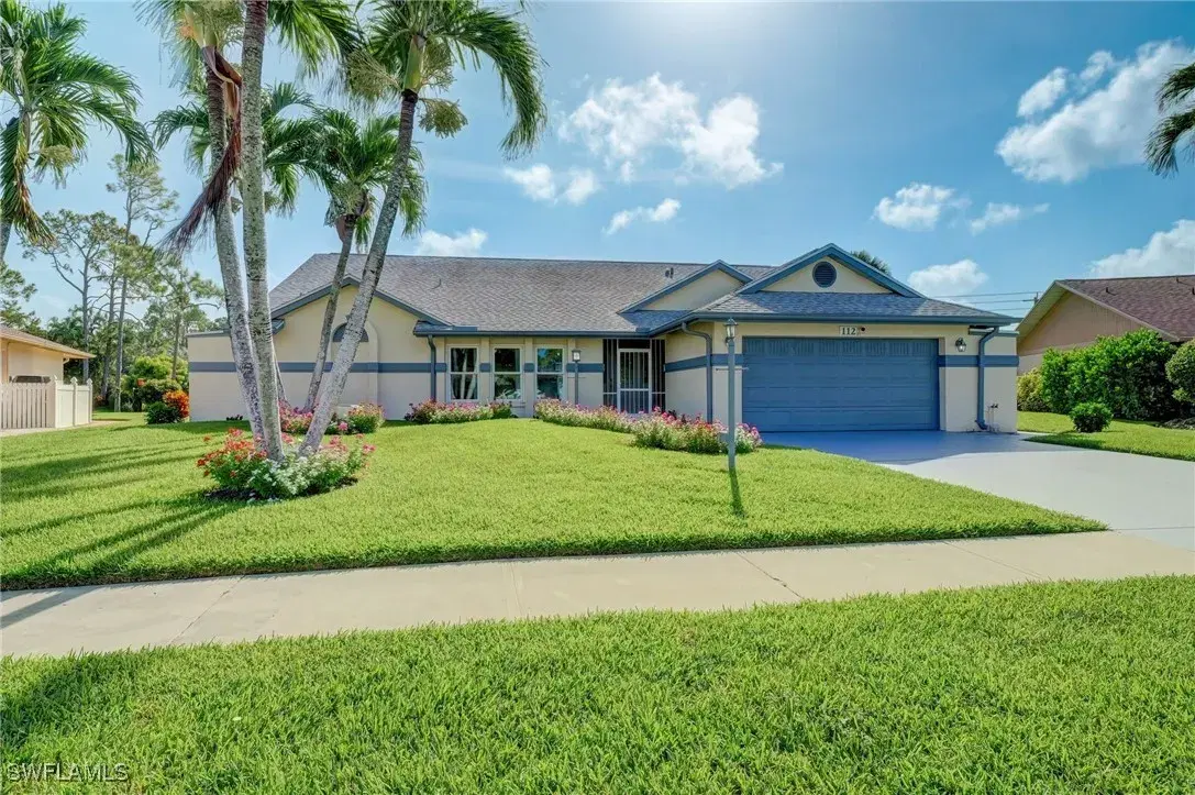Picture of 112 Bordeaux Cir, Naples, FL 34112