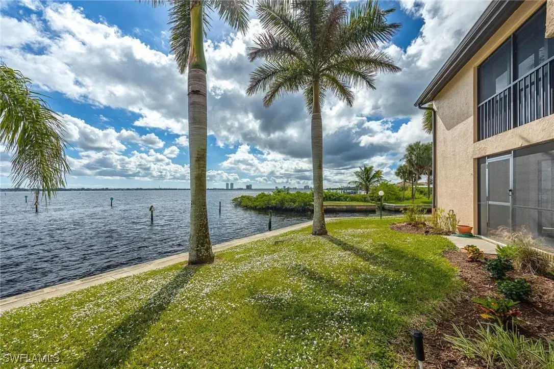 Picture of 15477 Admiralty Cir 1, North Fort Myers, FL 33917