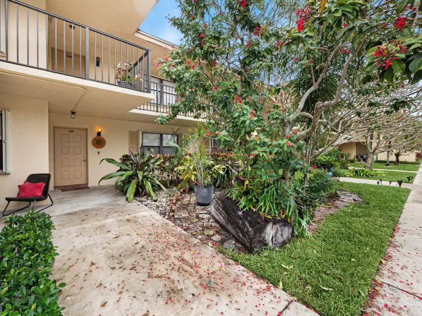 Picture of 2916 SW 22Nd Circle 201B, Delray Beach FL 33445