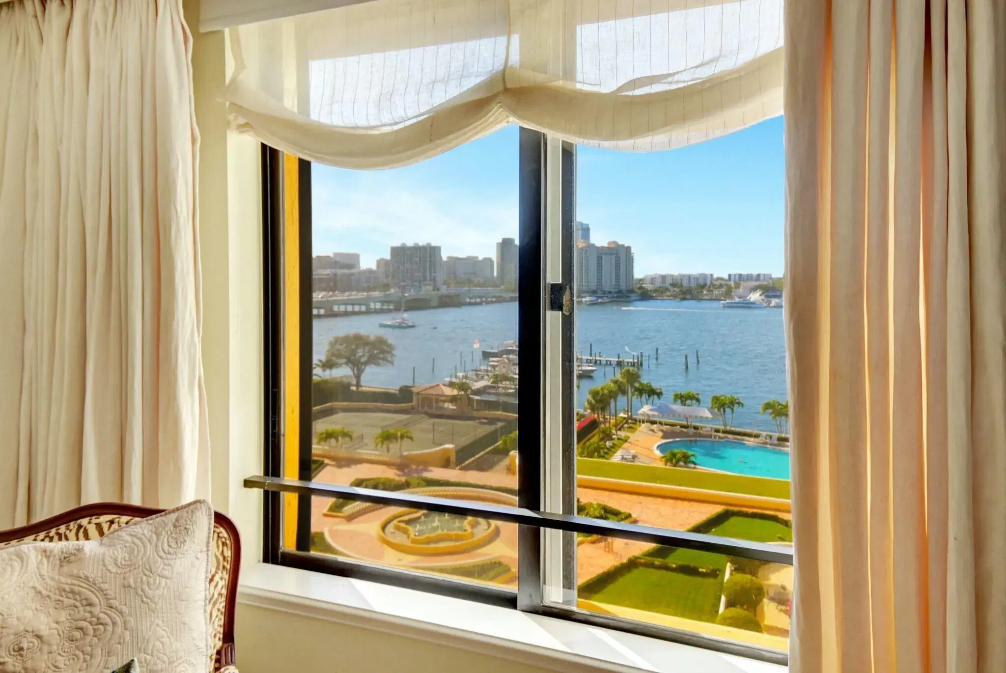Picture of 150 Bradley Place 606-T, Palm Beach, FL 33480