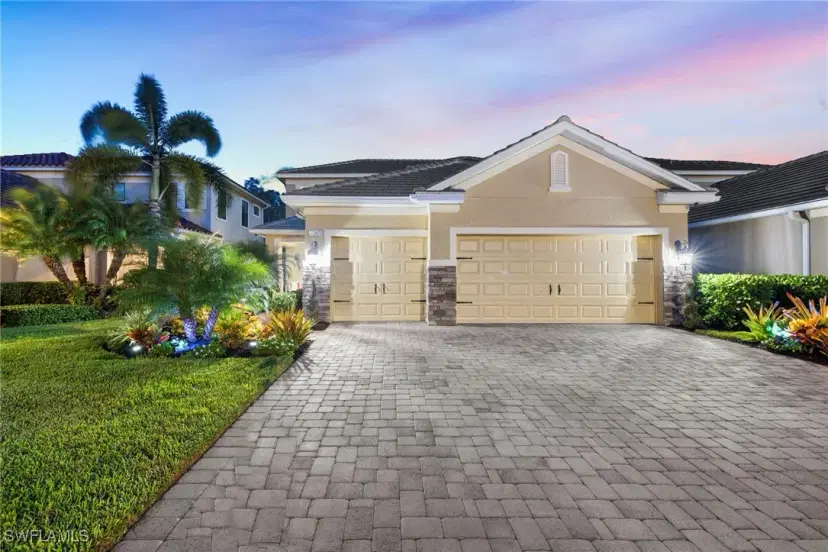 Picture of 3675 Canopy Cir, Naples FL 34120