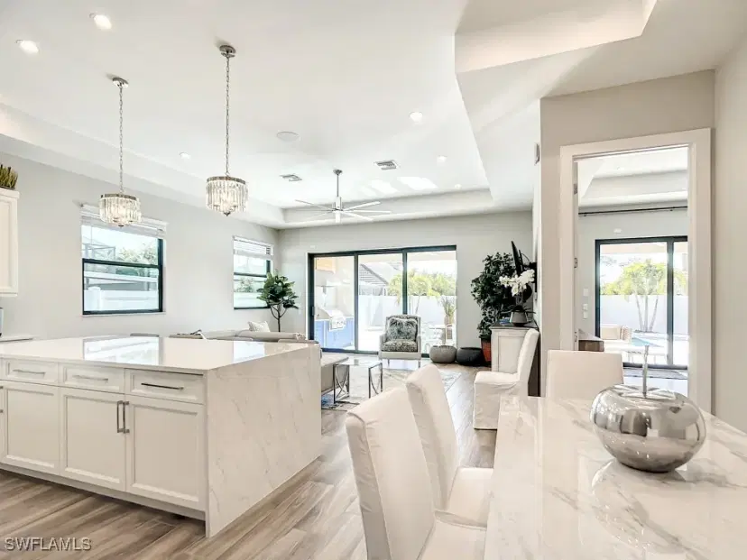 Picture of 828 100Th Ave N, Naples FL 34108