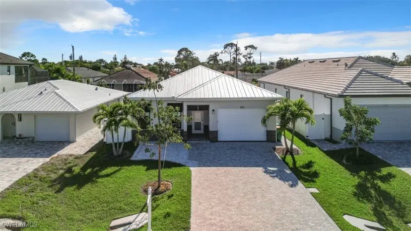 Picture of 828 100Th Ave N, Naples FL 34108