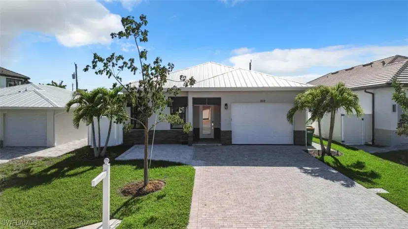 Picture of 828 100Th Ave N, Naples FL 34108