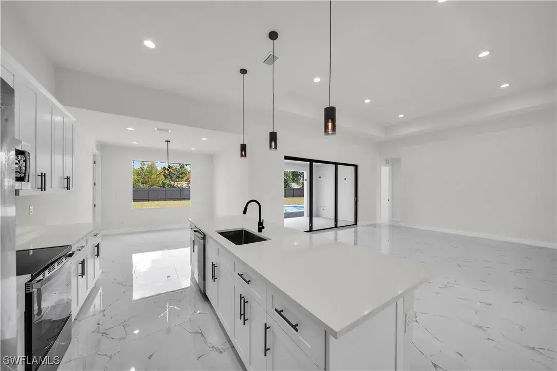Picture of 849 NW 2Nd St, Cape Coral, FL 33993