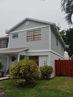 Picture of 10524 NW 3Rd St 6, Pembroke Pines, FL 33026