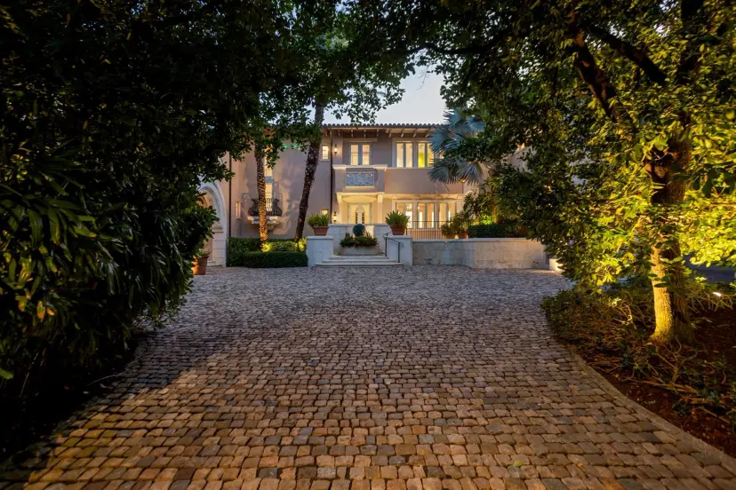 Picture of 1111 Hillsboro Mile, Hillsboro Beach FL 33062