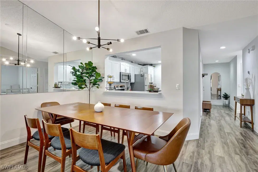 Picture of 716 Landover Cir 201, Naples, FL 34104