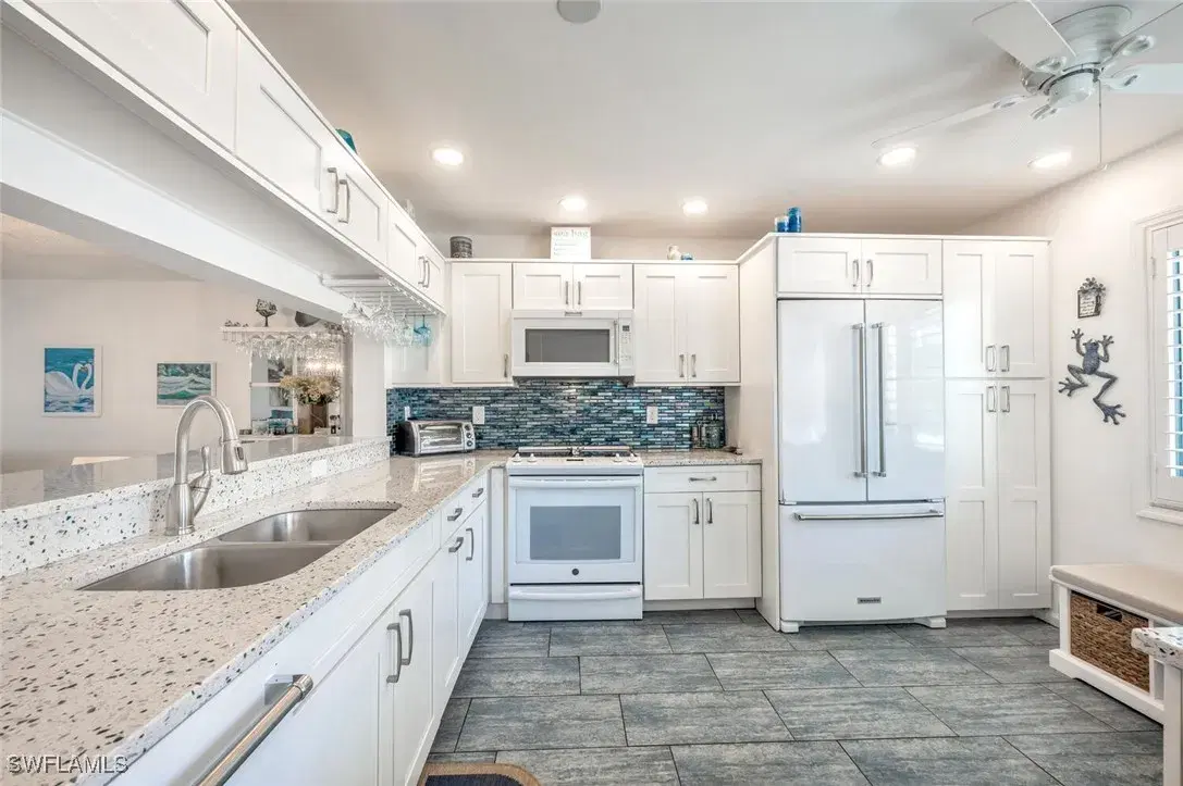 Picture of 5733 Deauville Cir G-204, Naples, FL 34112