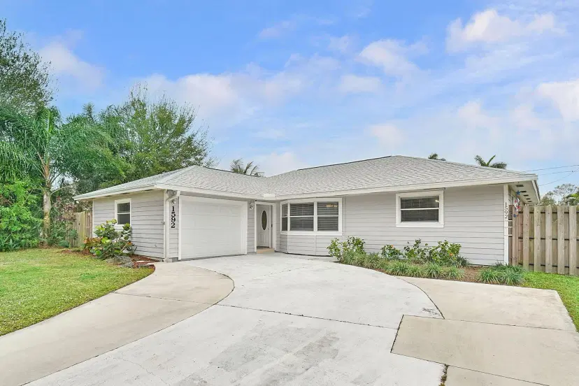 Picture of 1592 SW Aledo Lane, Port St Lucie FL 34953