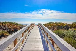 Picture of 1341 Middle Gulf Dr 10A, Sanibel, FL 33957