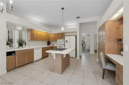 Picture of 25031 Goldcrest Dr, Bonita Springs, FL 34134