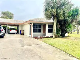 Picture of 204 Oakmont Pkwy, Lehigh Acres, FL 33936