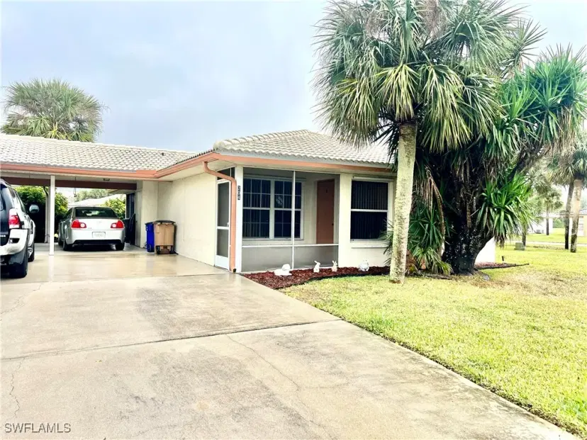 Picture of 204 Oakmont Pkwy, Lehigh Acres FL 33936