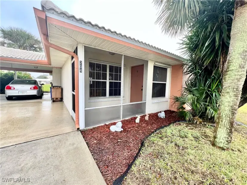 Picture of 204 Oakmont Pkwy, Lehigh Acres FL 33936