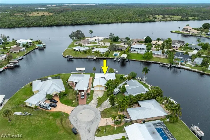 Picture of 2008 Aruba Ave, Fort Myers FL 33905