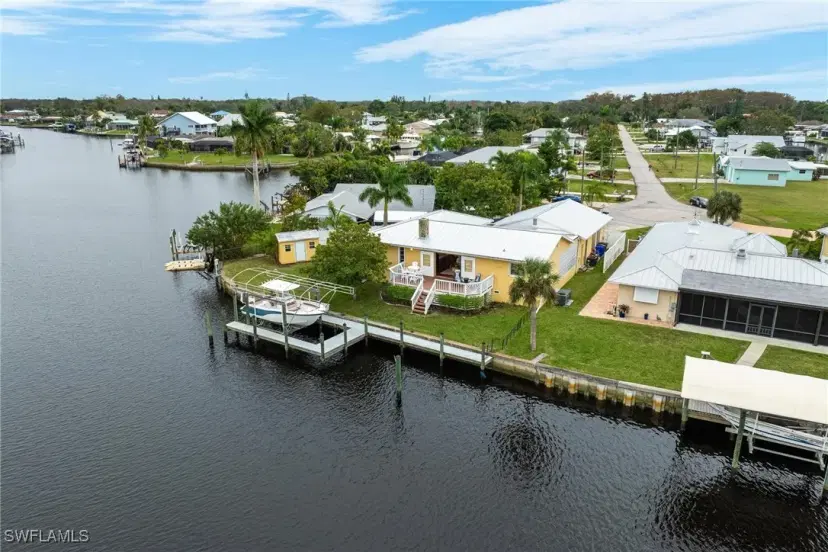 Picture of 2008 Aruba Ave, Fort Myers FL 33905