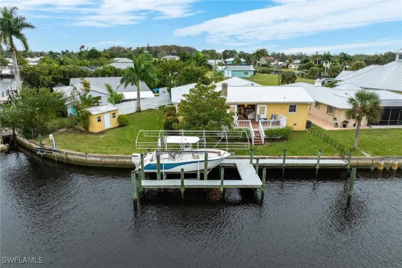 Picture of 2008 Aruba Ave, Fort Myers FL 33905
