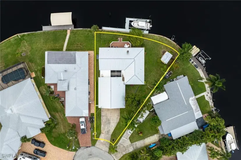 Picture of 2008 Aruba Ave, Fort Myers FL 33905