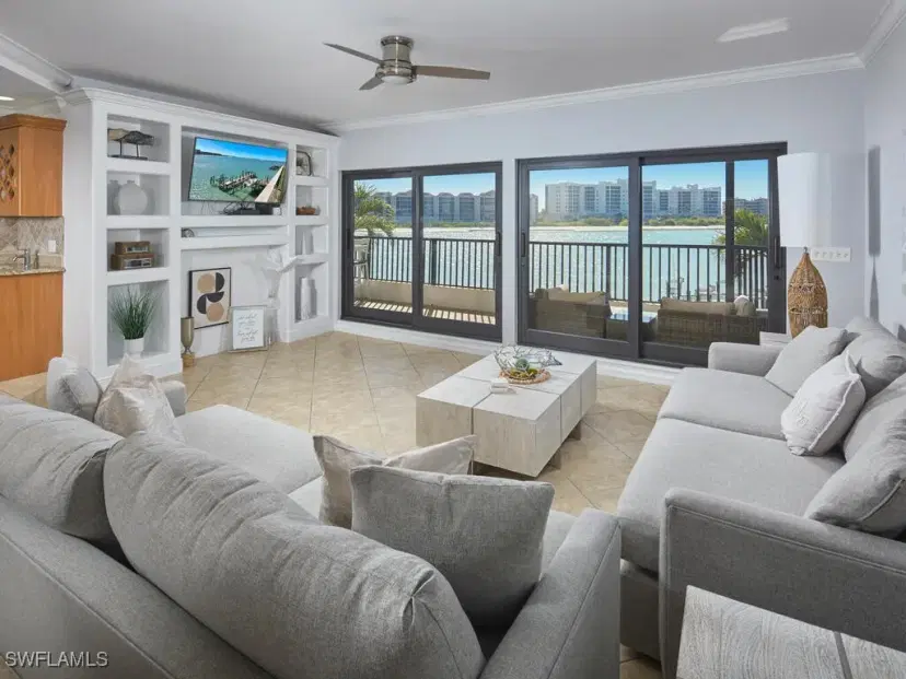Picture of 324 La Peninsula Blvd 324, Naples FL 34113