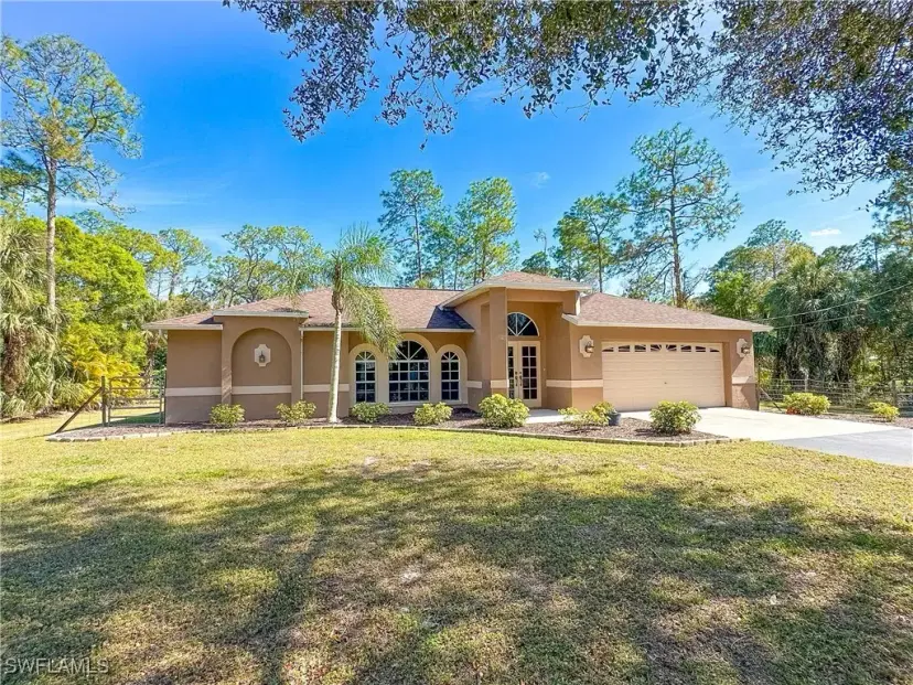 Picture of 2910 2Nd St Ne, Naples FL 34120