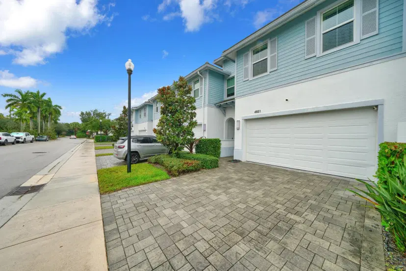 Picture of 4821 Pointe Midtown Road, Palm Beach Gardens FL 33418