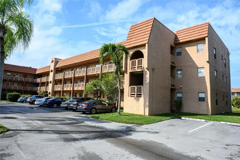 Picture of 9750 Sunrise Lakes Blvd 211, Sunrise FL 33322